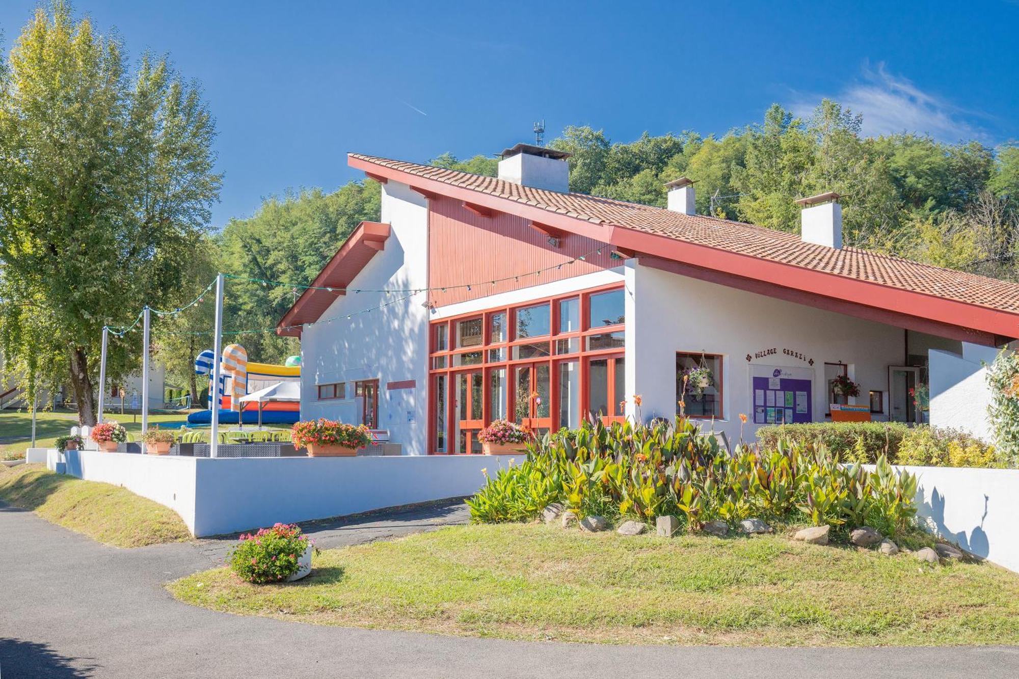 Vvf Residence Pays Basque Сен-Жан-Пье-де-Пор Экстерьер фото
